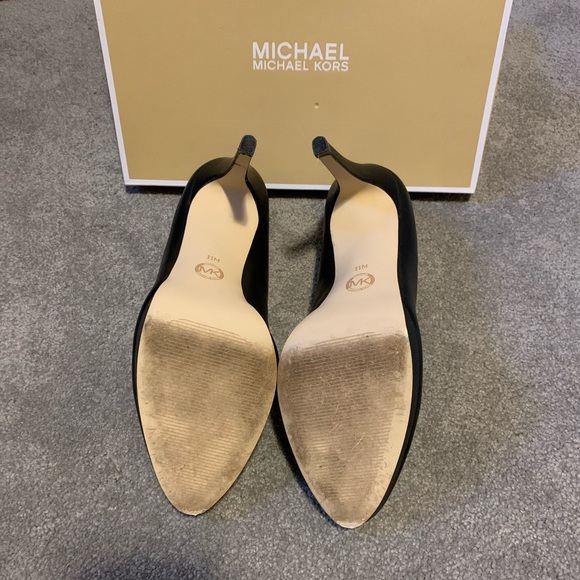 🌈HOST PICK🌈Michael Kors Black Heels - Picture 2 of 3